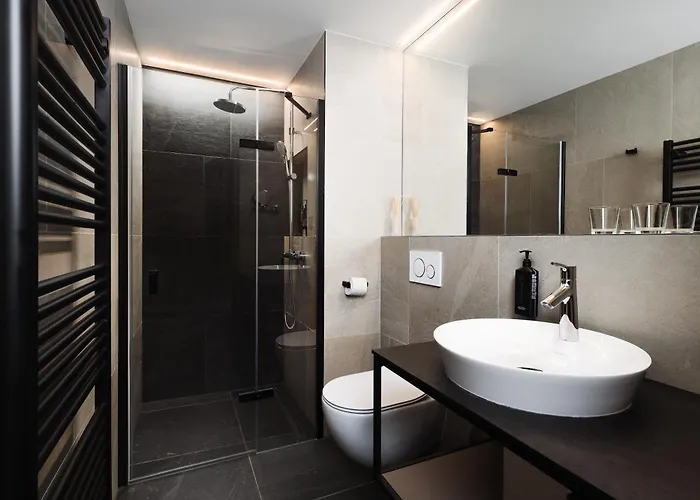 Avenue Aparthotel 3*